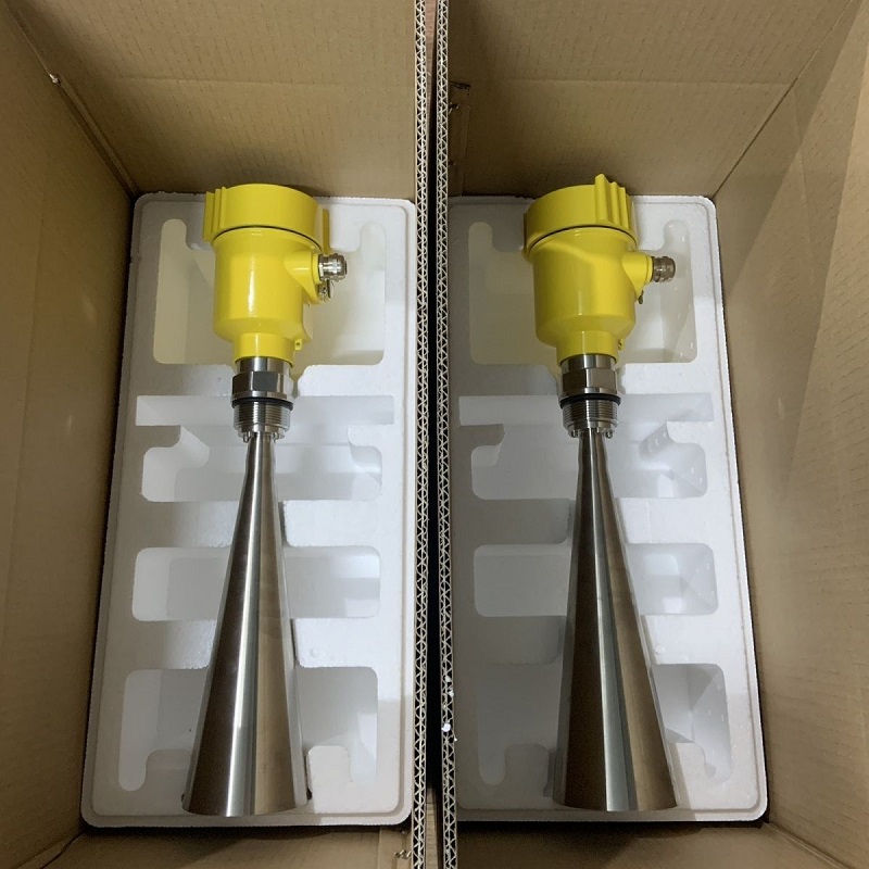 GCC-PS603-RD809 80G 高频雷达液位计实物图，含天线结构与接口布局，适用于工业物位测量