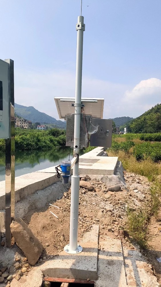 GCC-3H超声波液位计用于灌区明渠水位监测.jpg